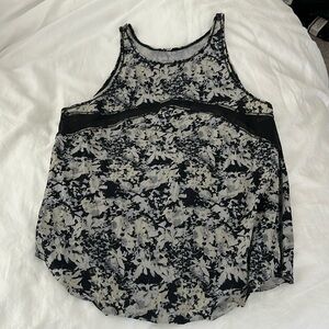 Lulu lemon tank top. Most likely a size 4 but tag missing!